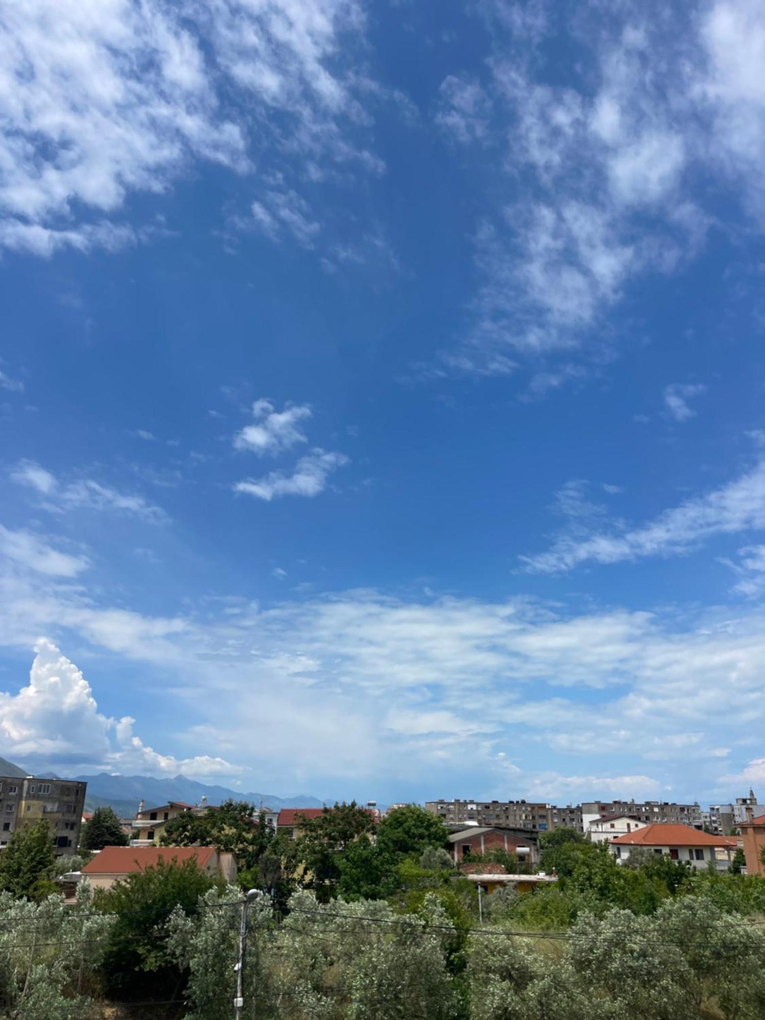 Prela'S Rooms Shkoder Bagian luar foto