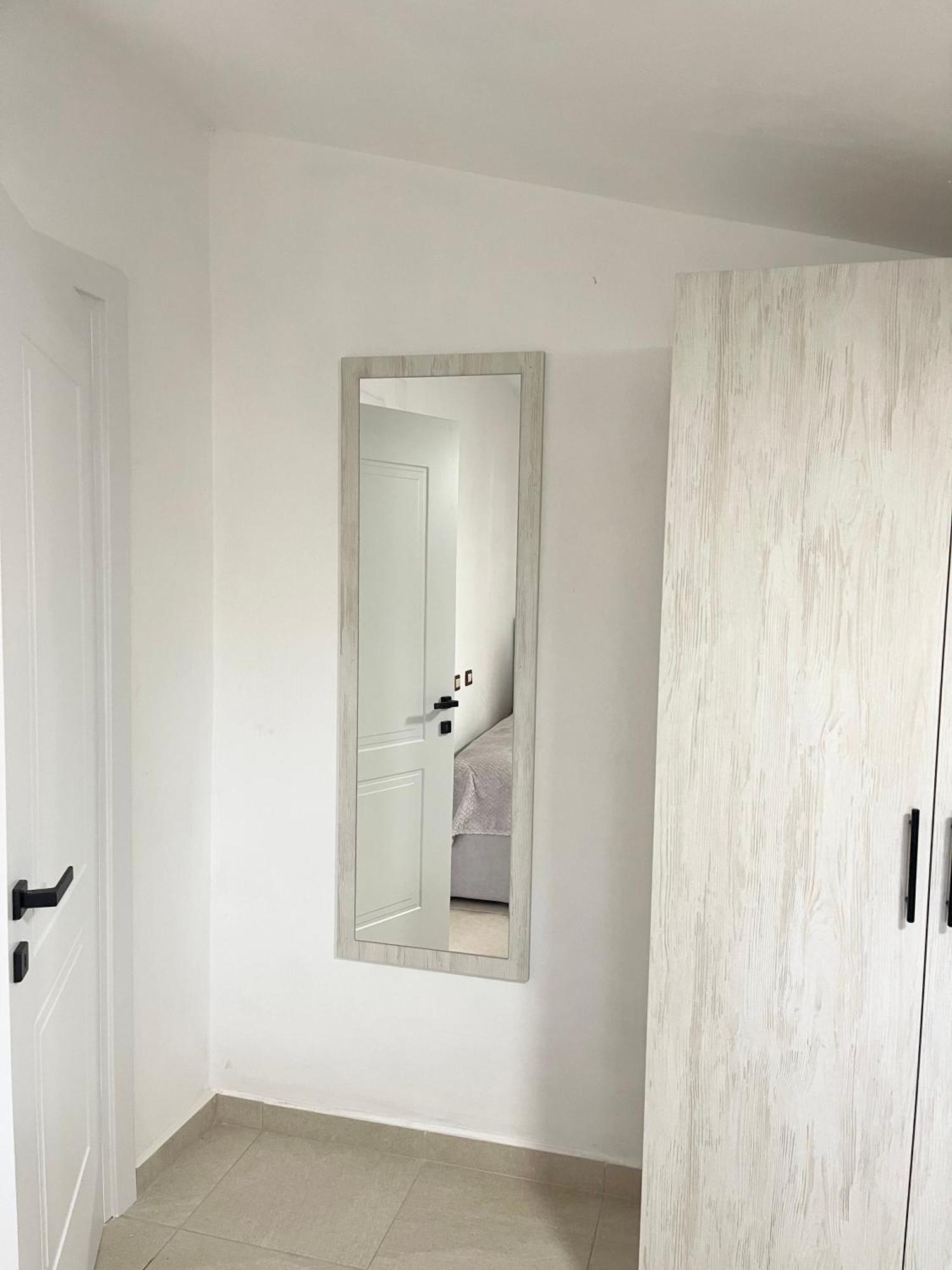 Prela'S Rooms Shkoder Bagian luar foto
